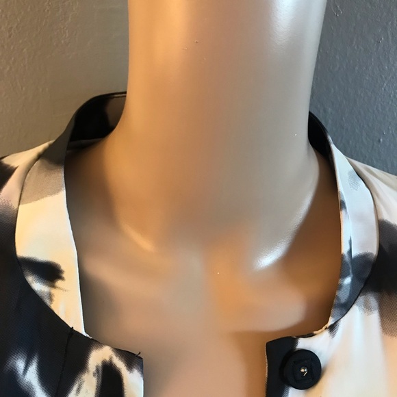 Black and white buttoned up jacket - Picture 8 of 8